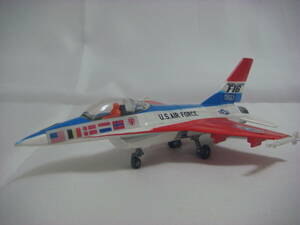 トミカ ☆ Ｎｏ.４ １/１００ ＧＥＮＥＲＡＬ ＤＹＮＡＭＩＣＳ Ｆ－１６Ａ ＵＳＡＦ 戦闘機 日本製