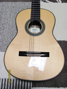 クラシックギター ARIA A-100S-61美品、ケース(新品)付