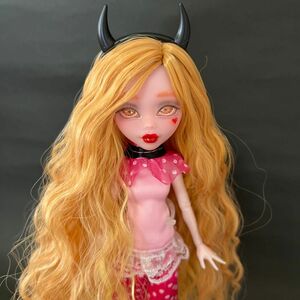 R*dollカスタムリペイント　モンスターガール　ドラキュラ　モンスターハイ