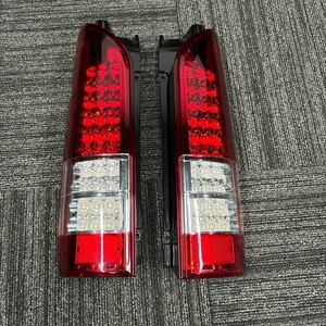 ハイエース テールランプ LED ジャンク　片方だけ暗いです