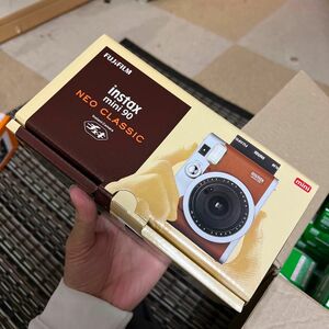 チェキ instax mini 90 ネオクラシック （ブラウン）