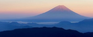 桃富士 富士山 赤富士 夕焼け ふじやま パノラマ 絵画風 壁紙ポスター 特大パノラマ版1440×576mm（はがせるシール式）102P1