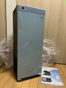 送料無料 （美品）DAIKIN ダイキン 加湿空気清浄機 MCK55V-A ～25畳 ファン式 加湿機能 PM2.5除去 花粉 脱臭機能 限定カラー（ソライロ）