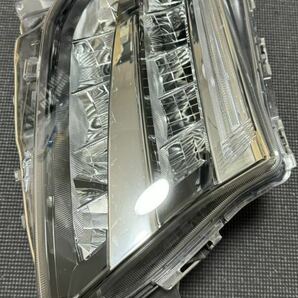 ◇美品◇正常品◇ M900 ルーミー 後期 右ヘッドライト LED 81110-B1650 右ヘッドランプの画像3