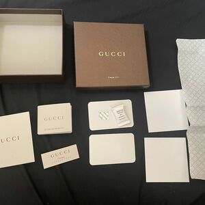 GUCCI 空箱 空き箱　財布　直営店カード以外の付属品　グッチ　ブランド