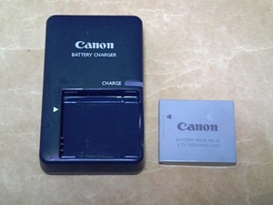 [ Canon NB-4L と バッテリーチャージャー CB-2LV G ]