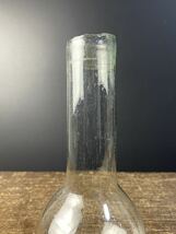 蔵出し ランプ ホヤ ガラス 高さ 約22.5センチ オイルランプ ホヤ瓶 時代物 硝子 骨董 照明 工芸ガラス アンティーク ガラス to-24_画像2