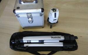 中古 makita マキタ 屋外屋内兼用 レーザー墨出し器 SK22P 三脚付 