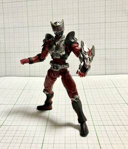 龍騎　S.I.C. 極魂　仮面ライダー　可動　フィギュア　中古ジャンク　詳細不明　ガシャ　食玩　ガチャ