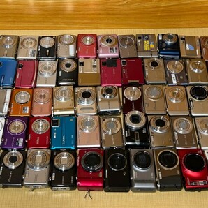 Nikon 、Casio、 Sony、 LUMIX EXILIM、 RICOH、 FIJIfilm 、OLMPUS、PENTAX、 デジタルカメラ、 コンパクトデジタルカメラ 70個まとめの画像1