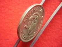 ☆世界の銀貨　AUSTRALIA (ELIZABETH II) SHILLING 1955- / 1957- (.500 silver)　外径約 23.6/23.6㎜　量目約 5.64/5.61g　中古並品～_画像4