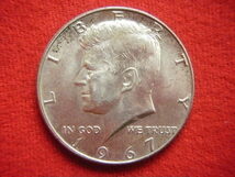 ♯世界の銀貨　UNITES STATES (Kennedy) HALF DOLLAR 1967- (40% silver) ３枚一括　外径約30.70㎜～　総量目約34.61g　中古並品～_画像8