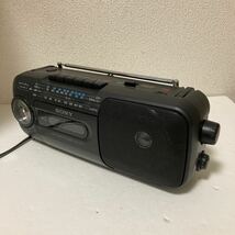 ADSC0004☆☆【100円スタート】SONY ラジカセ RADIO CASSETTE-CORDER CFM-175TV　　時計付★☆中古品（保管品/現状品）通電確認_画像2