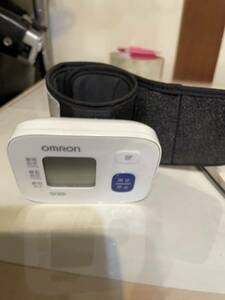 ☆OMRON☆ 自動電子血圧計 オムロン HEM-6160 手首式血圧計 健康管理 動作確認済み