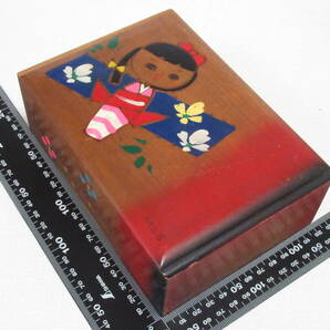 6個まとめて! 昭和レトロ こけしの絵柄 女の子の絵柄 木製 小物入 小箱＋櫛 /Kokeshi doll box and comb/vintage/Souvenirs of old Japanの画像7