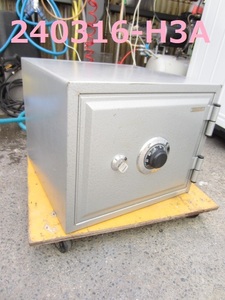  small size fire-proof safe / pushed go in for / dial type /1990 year made /DIA safe / used prompt decision goods /* commodity number 240316-H3A