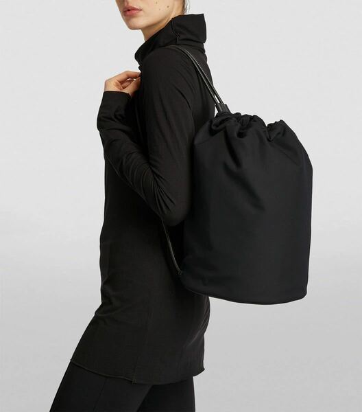 【新品】ナイロンキャンバス製バックパック ブラック,巾着バッグ,リュック