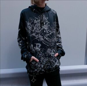 NieR MONOTONE PULLOVER PARKA【彼岸花×HEART BEAT】 プルオーバー パーカー