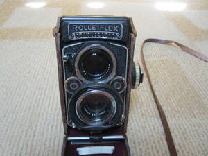 中古　Rolleiflex　ローライフレックス　二眼レフ　カメラ　革ケース付き　革ストラップ傷み有り　追加画像参照　各部固着は無い様です