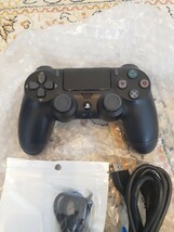 【送料無料】PS4 純正コントローラ★デュアルショック４★ジェットブラック★DUALSHOCK4　CUH-ZCT2J　新型　新品ケーブル　おまけ付き☆_画像2