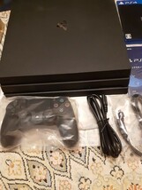 付属品完備　美品　 ps4pro　CUH-7200B CUHJ-10036 ファイナルファンタジーⅦ　remakepack　本体一式　ソフト付き　送料無料　 動作品_画像4