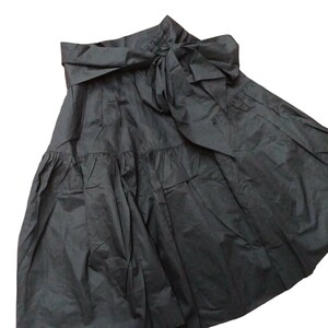 新品　 Yves saint Laurent イヴサンローラン ビックリボンデザイン　フレアースカート　サイズＭ　ブラック　ウエストゴム仕様