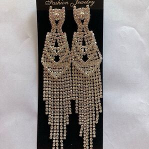 ラインストーンピアス