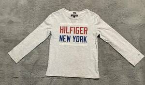 TOMMY HILFIGER トミーヒルフィガー　 130センチ（１２8センチ）　　淡グレー　　長袖Tシャツ　