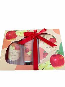 新品未開封　フルーツメドレーボディケアセットりんごの香りバスソルトハンドクリームボディソープバススポンジ