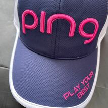 送料無料PING GOLFピンゴルフWOMENS丸文字キャップ吸水速乾DRY耳痛軽減(耳くり型)通気性蒸れ軽減一部GOMアジャスター付Navy Pinkロゴ新品_画像2