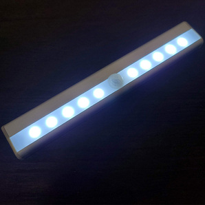 人感センサーライト 白色 棒 スクエア型 LED 照明 ブラケットライト USB充電 クローゼット ベッド 廊下 玄関 室内 防犯 防災の画像2