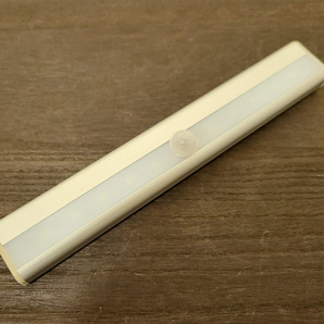 人感センサーライト 白色 棒 スクエア型 LED 照明 ブラケットライト USB充電 クローゼット ベッド 廊下 玄関 室内 防犯 防災の画像4