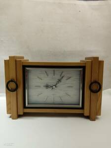 た45 木製置時計　セイコー　qz777b 中古　動作品　記念品