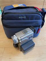 SONY Handycam デジタルビデオカメラ DCR-PC10 通電○充電器/付属品有 中古_画像2