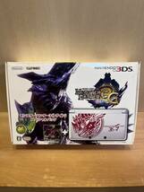 ニンテンドー3DS本体 モンスターハンター3（トライ）G スペシャルパック ニンテンドー3DS_画像1