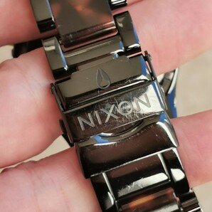 NIXON ワンポイントとしても主役としても使えるべっ甲柄腕時計レディース可の画像7
