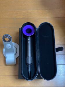 Dyson ダイソン　ドライヤー　HD01 収納ケース　スタンド付き