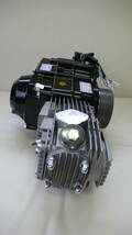 新品未使用　110cc遠心クラッチエンジン（黒色）　カブ　モンキー　ゴリラDAX　シャリー　ATV　修理交換用１２V　附属品あり　キック起動_画像2
