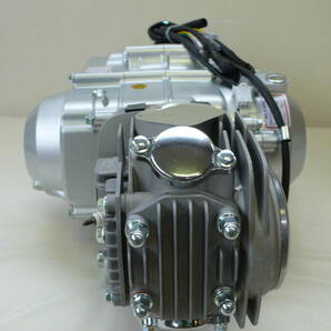 新品未使用 125cc遠心クラッチエンジン 下置きセル式 カブ モンキー ゴリラDAX シャリー ATV 修理交換用１２V 附属品ありの画像3