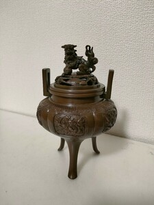 鋳銅　銅器　香炉　香煙　香爐　三足　獅子蓋　茶道具　香道具　高さ16cm　約894g　幸雲　金属工芸