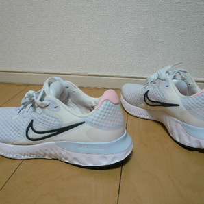 未使用! NIKE ナイキ WMNS NIKE RENEW RUN2 リニュー ラン2 CU3505-101 ライトグレー×ピンク 23.5cmの画像3