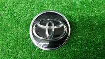 ★中古品★TOYOTA 純正 センターキャップ 4個セット ノア ヴォクシー 30アルファード ヴェルファイア ヤリス等【他商品と同梱歓迎】_画像5