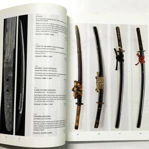 クリスティーズ日本美術オークションカタログ「Japanese Art and Design」[2004 Christie's] 刀剣 刀装具 鐔 彫金 漆器 蒔絵 陶磁器 古写真の画像2