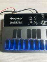 「Donner B1」アナログ シンセサイザー・ベース シーケンサー 128パターン LEDスクリーン MIDI IN/OUT/・SYIC IN/OUT端子搭載 _画像3