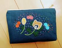 ハンドメイド　お花刺繍のポーチ_画像5