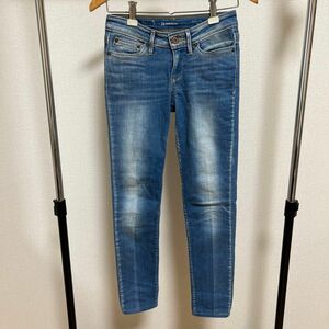 LEVI’S Demi Curve ミドルライズ スキニージーンズ ストレッチ 24インチ