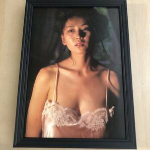 kj ★額装品★ 早乙女愛 グラビア セクシー 下着 貴重写真 A4サイズ額入り ポスター風デザイン 昭和レトロ 女優