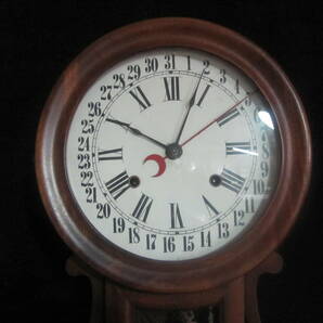 セストーマスバンジョー型カレンダー付き掛け時計の画像2