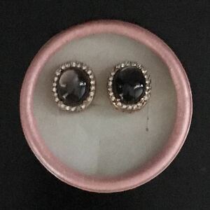 新品　ピアス　ストン　アクセサリー　化粧箱付き