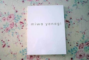 37831/洋書図録 Miwa Yanagi やなぎみわ写真集　2004年　3面装丁　現代写真家